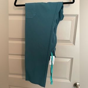 Figs Men’s Slim Cairo Cargo Scrub Pant - Caribbean Blue L